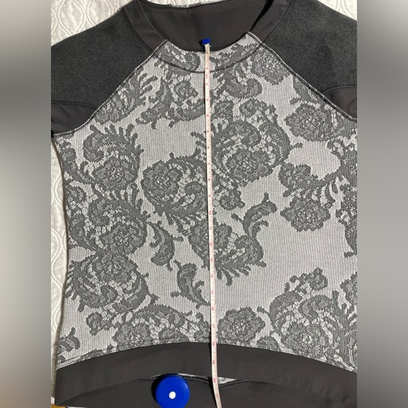 LULULEMON- Fleet Street Pullover - Picture 7 of 7